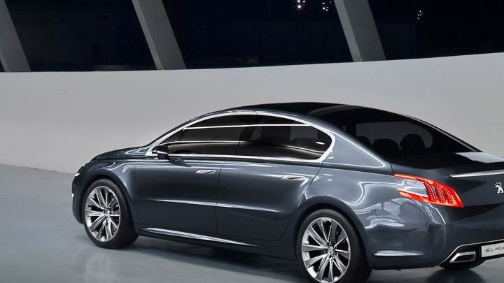 Side Pose Of 5 by Peugeot In Grey